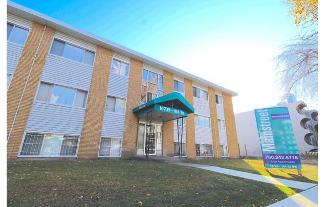 2 bedroom apartment of 839 sq. ft in Edmonton