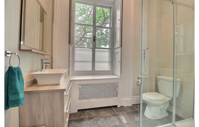 1 bedroom apartment of 4 sq. ft in Quebec