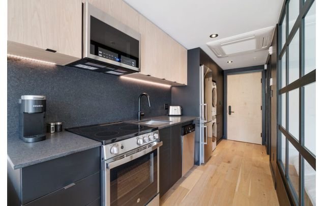 Rent 1 bedroom studio apartment in Québec