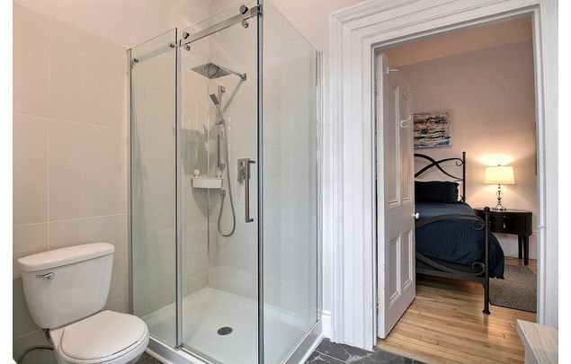 1 bedroom apartment of 4 sq. ft in Quebec