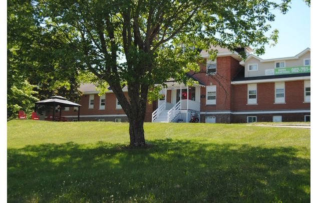 1 bedroom apartment of 570 sq. ft in Windsor