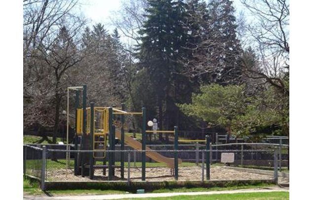 2 bedroom apartment of 81 sq. ft in Scarborough