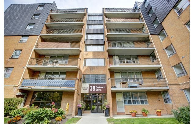 2 bedroom apartment of 81 sq. ft in Scarborough