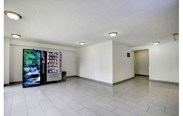 2 bedroom apartment of 81 sq. ft in Scarborough