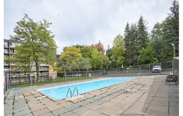 2 bedroom apartment of 81 sq. ft in Scarborough