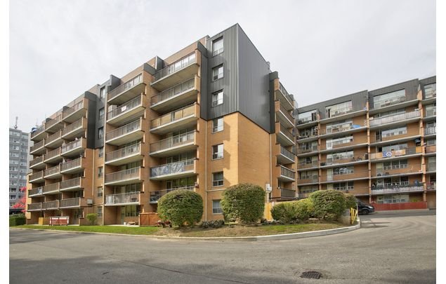 2 bedroom apartment of 81 sq. ft in Scarborough