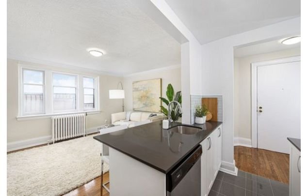 1 bedroom apartment of 624 sq. ft in York