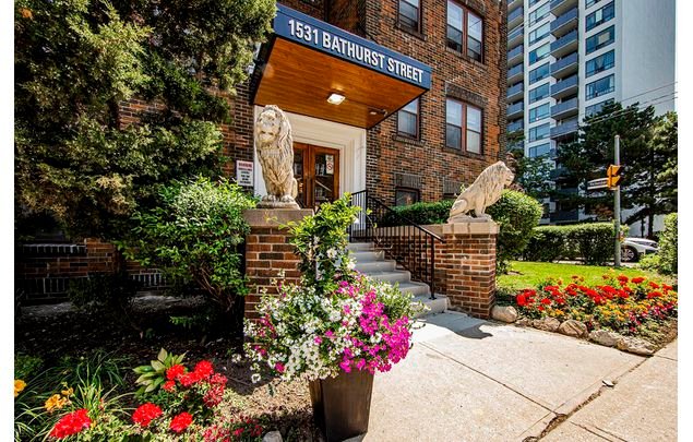 1 bedroom apartment of 624 sq. ft in York