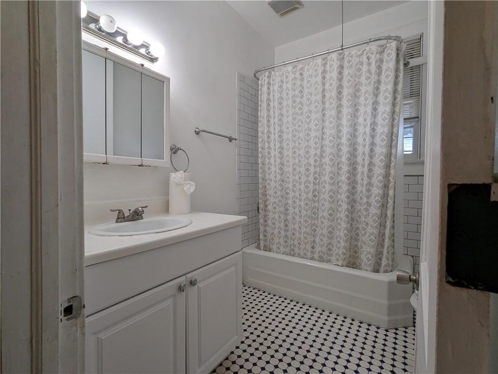 RENTAL IN NEW ORLEANS, LOUISIANA