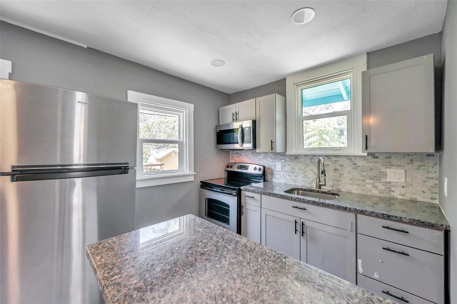 ONE BEROOM RENTAL IN ST PETERSBURG, FLORIDA