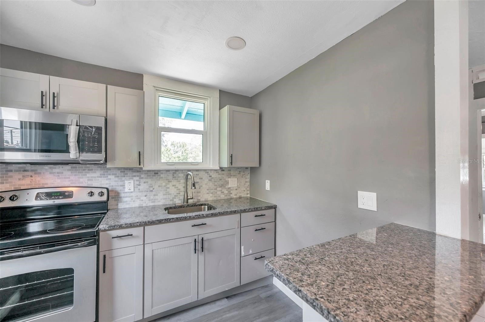 ONE BEROOM RENTAL IN ST PETERSBURG, FLORIDA