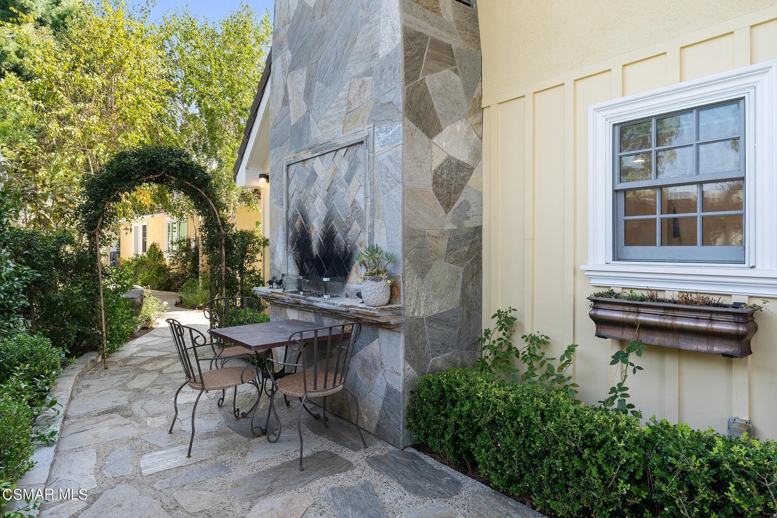 2. BEDROOM RENTAL IN SIMI VALLEY, CALIFORNIA