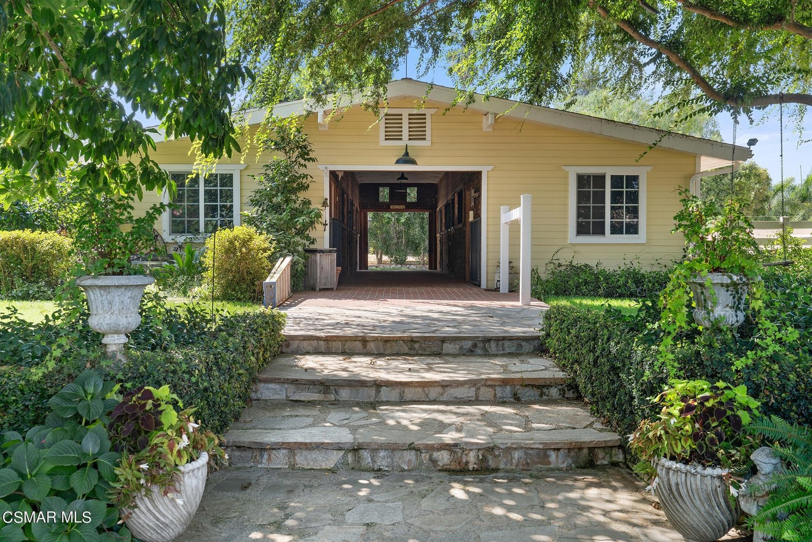 2. BEDROOM RENTAL IN SIMI VALLEY, CALIFORNIA