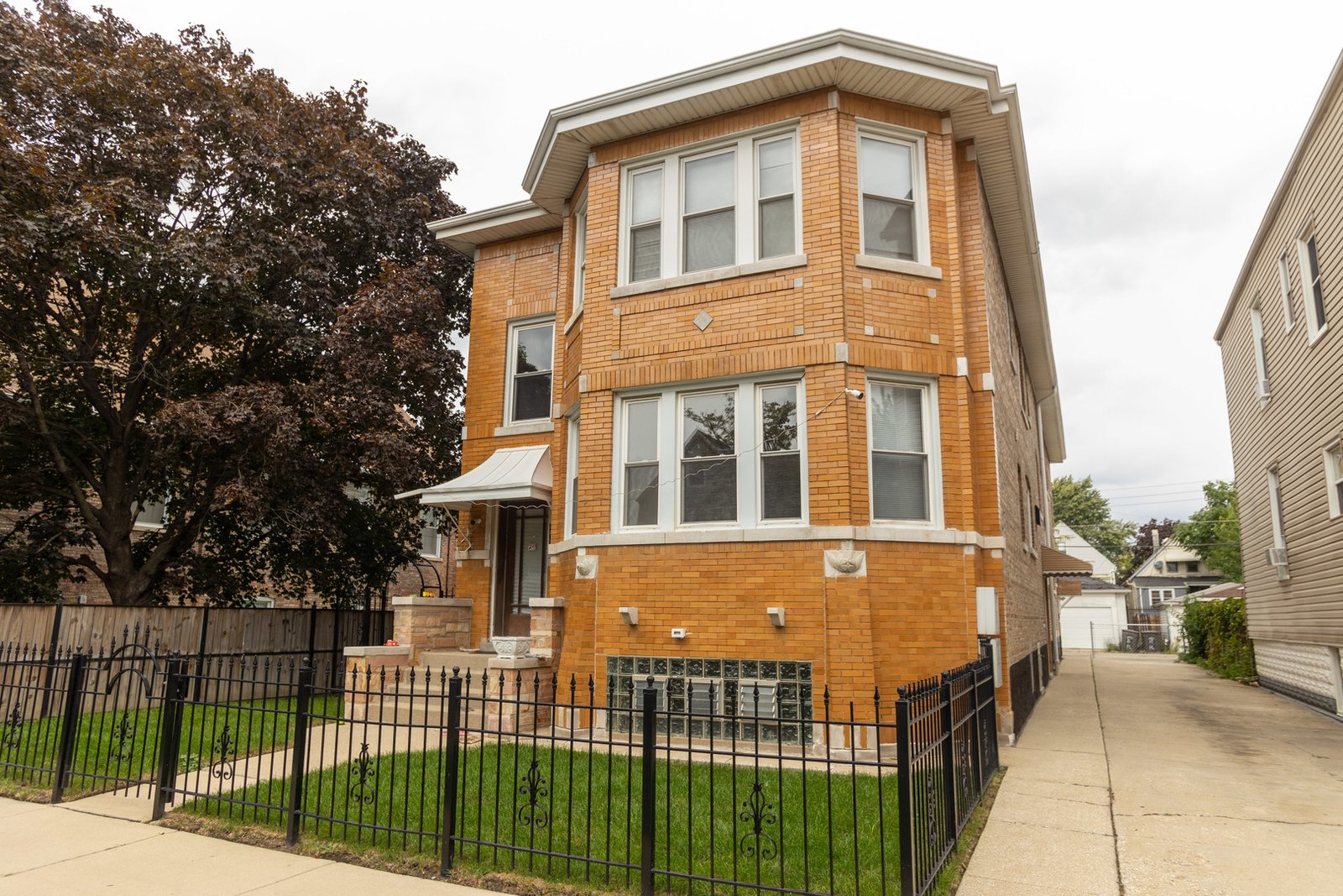 2 BEDROOM RENTAL IN CICERO, ILLINOIS