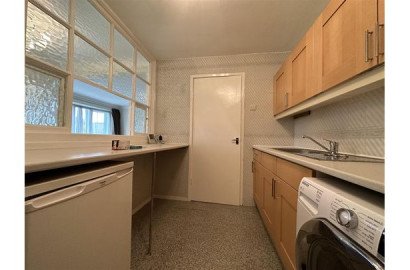 Rent 1 bedroom house in Leeds