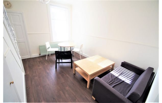 Rent 2 bedroom house in Hull