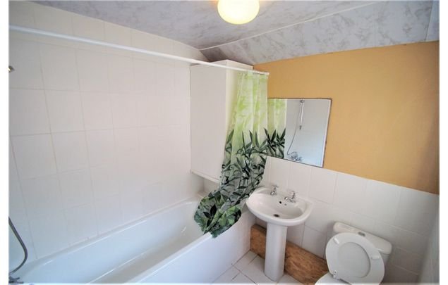 Rent 2 bedroom house in Hull