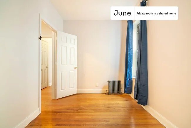 Private bedroom in 2 bed/1 bath Home Unit A Apartment in Brooklyn