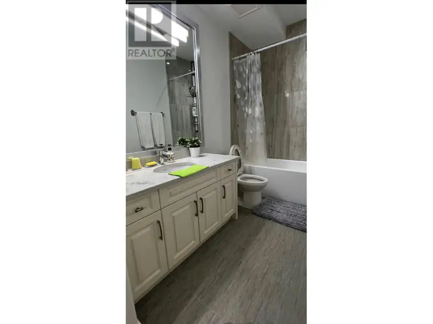 2 bed 1 bath 1 sqft home in Vancouver, British Colombia