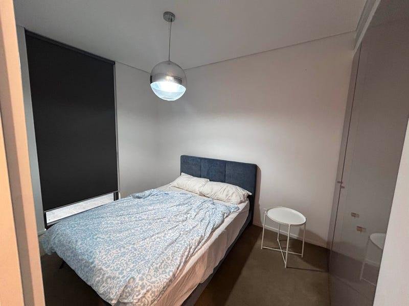 Stylish 1 Bedroom Apartment with Parking in the Heart of Sydney CBD