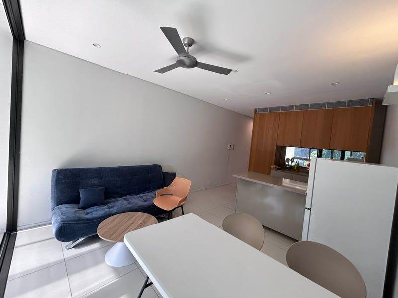 Stylish 1 Bedroom Apartment with Parking in the Heart of Sydney CBD