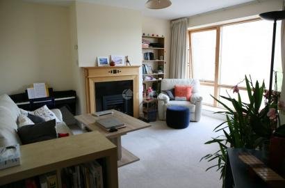 One bedroom apartment on the 5th floor of the exclusive Symphony House