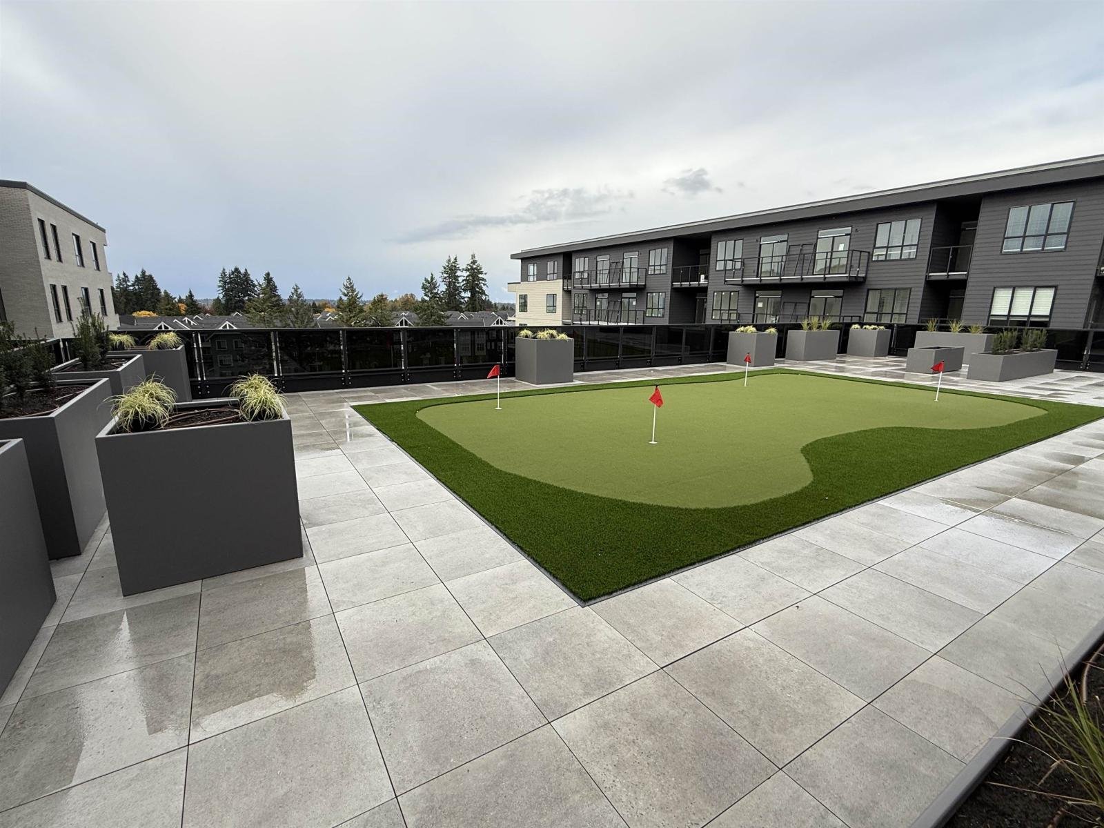 A MORDERN 1 BEDROOM CONDO IN SURREY