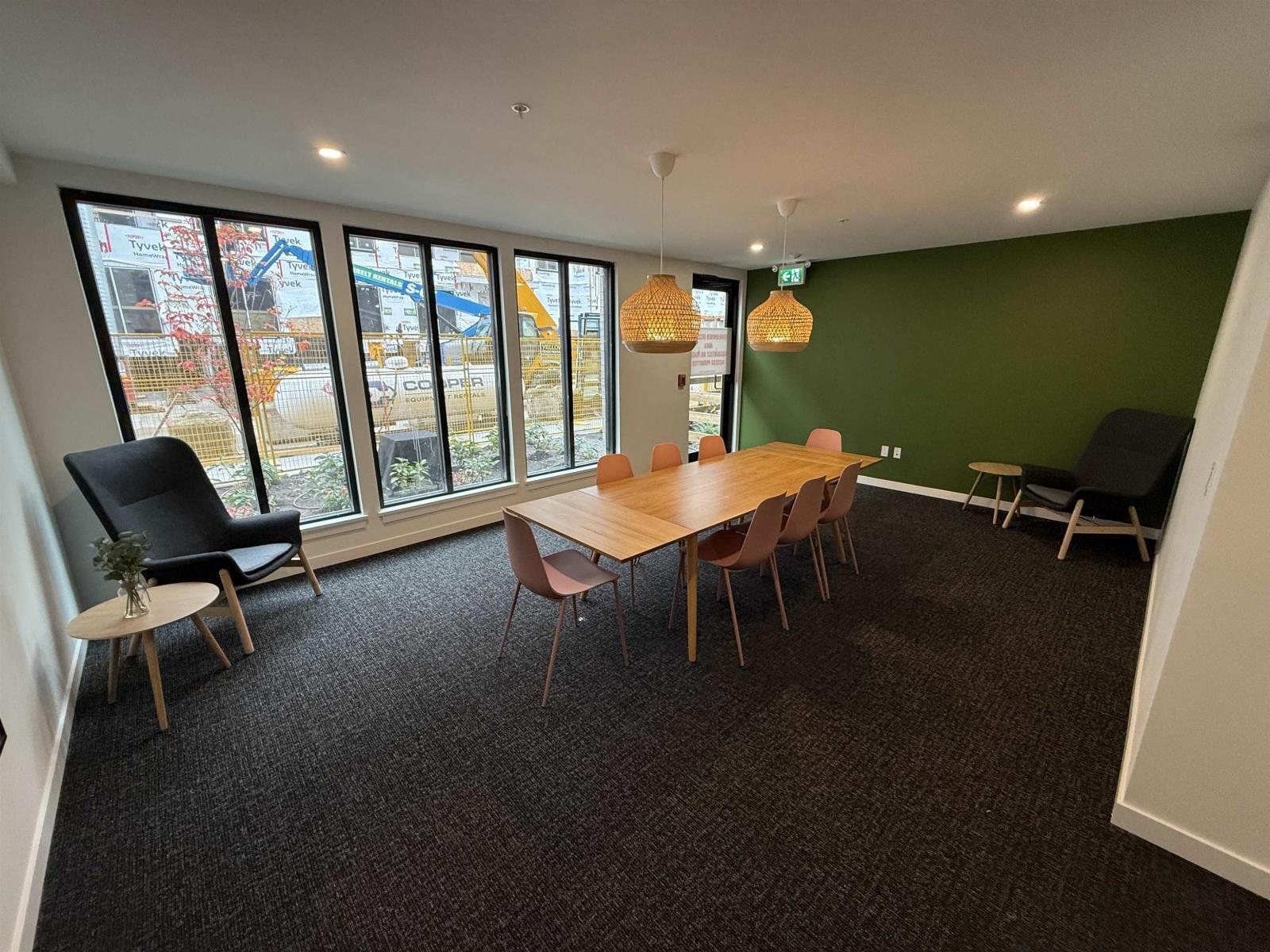 A MORDERN 1 BEDROOM CONDO IN SURREY