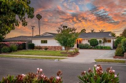 4-bed, 2-bath Mid-Century Ranch-style home For Sale in Santa Barbara