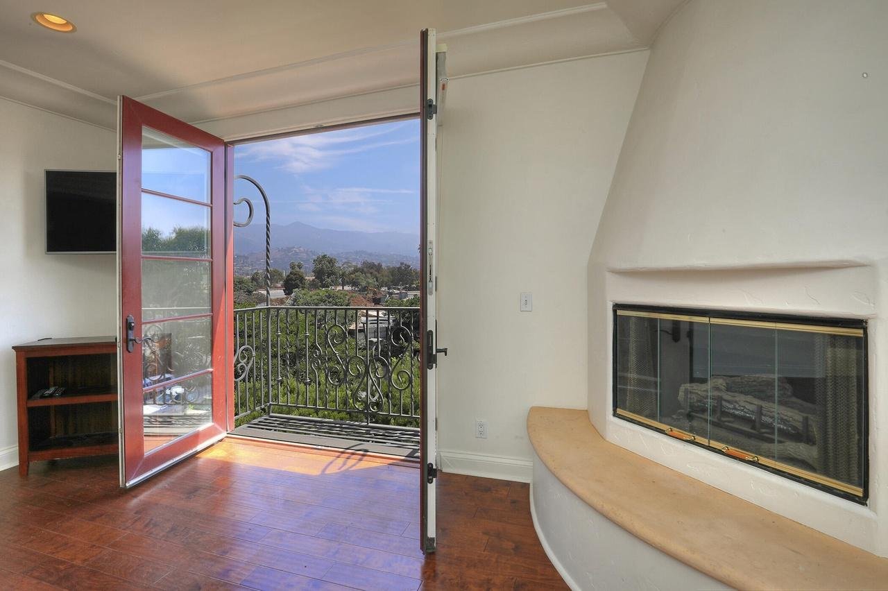 Luxurious 2-bedroom residence in Santa Barbara